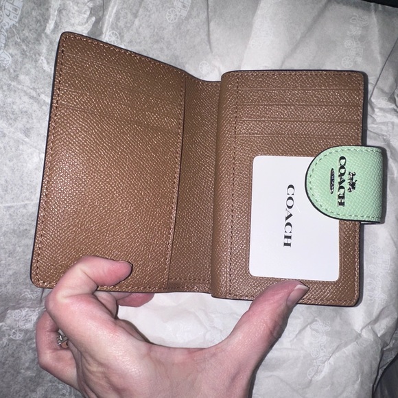 SOLD on Ⓜ️ Coach Green Wallet - Picture 5 of 8
